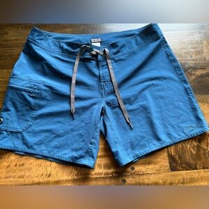 Patagonia Wavefarer Board Shorts Womens Size 8 - Dark Blue